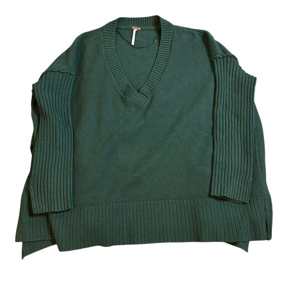 Free People Sweater Size XS Green Orion V-Neck Ribbed Trim Oversize Tunic Top - Picture 2 of 4